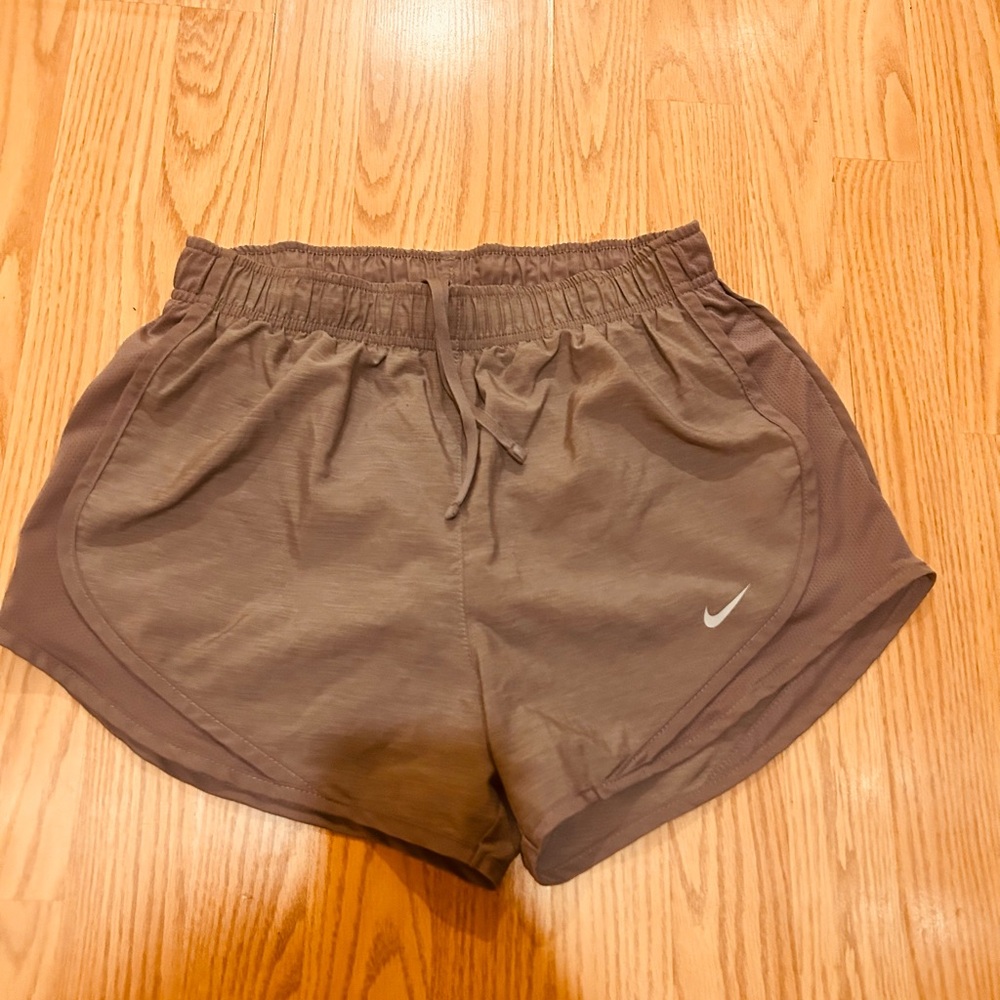 Nike Women's Gray Shorts sz S